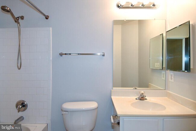 Building Photo - 15511 Kennett Square Way