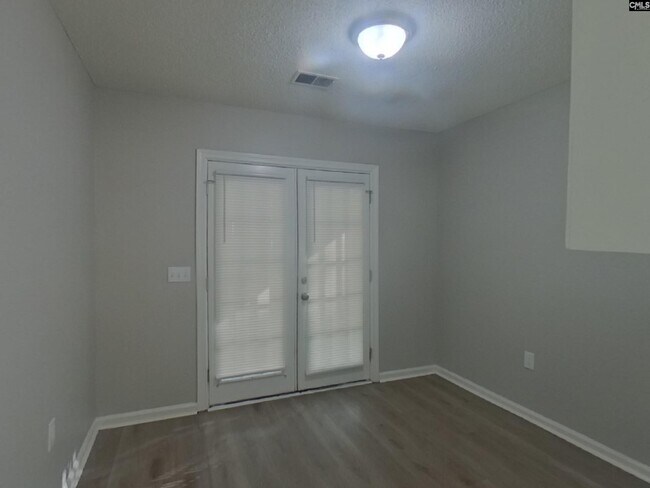 Building Photo - 1 Tomafield Ct