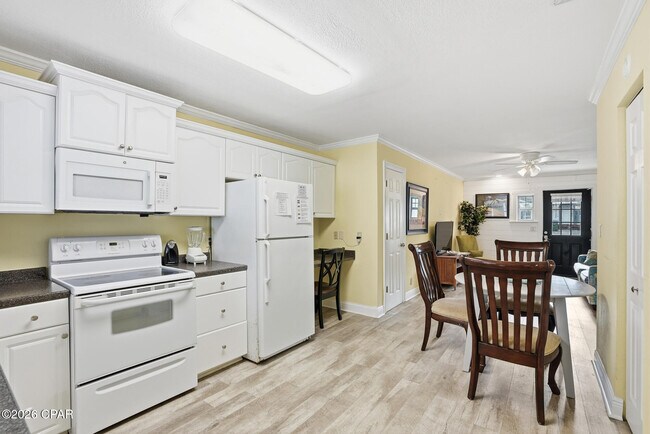 Building Photo - 5012 Gulf Dr