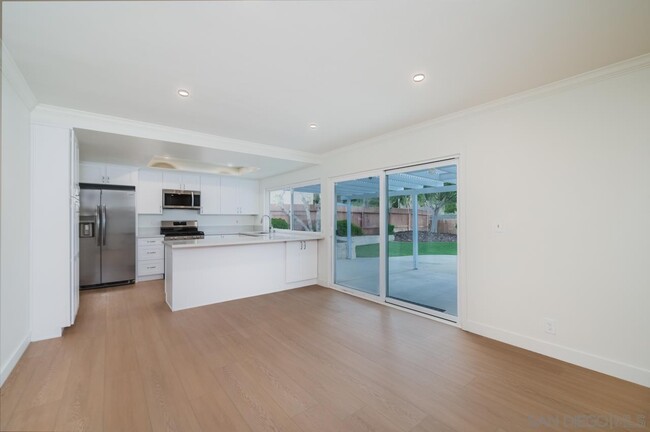 Building Photo - 12319 Hill Country Dr