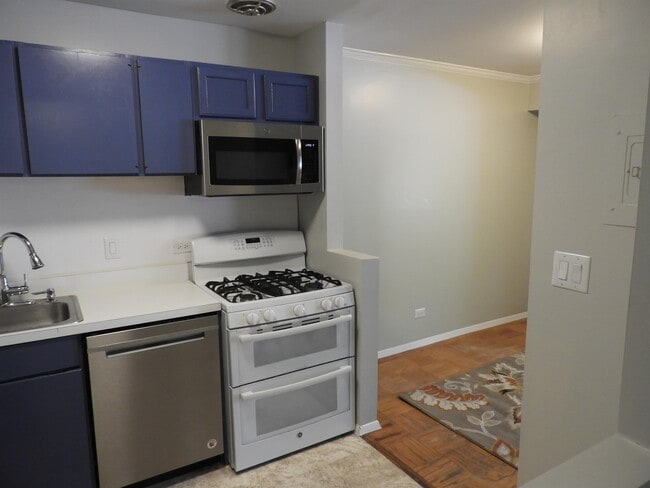 Building Photo - 511 1st St N