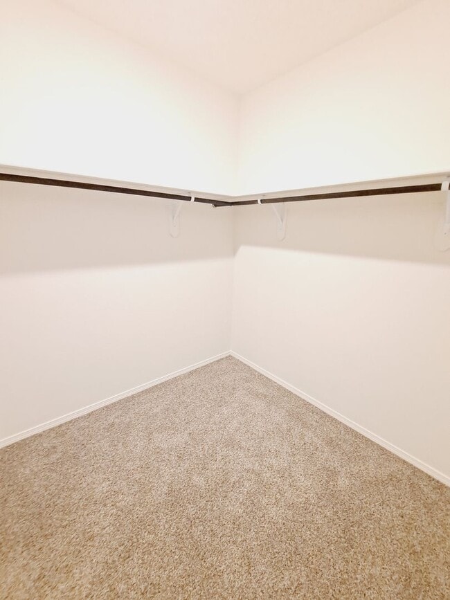 Building Photo - Energy Efficient Home 3bed 2 bath in Huning.