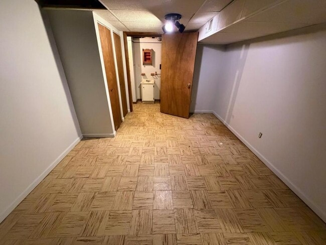 Building Photo - 6022 Applecrest Ct