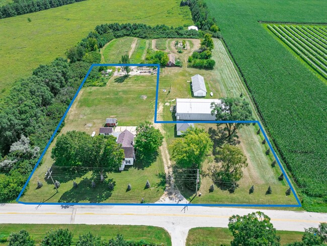 Building Photo - 7496 Wolf Rd