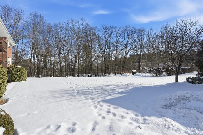 Building Photo - 39 Pleasant St