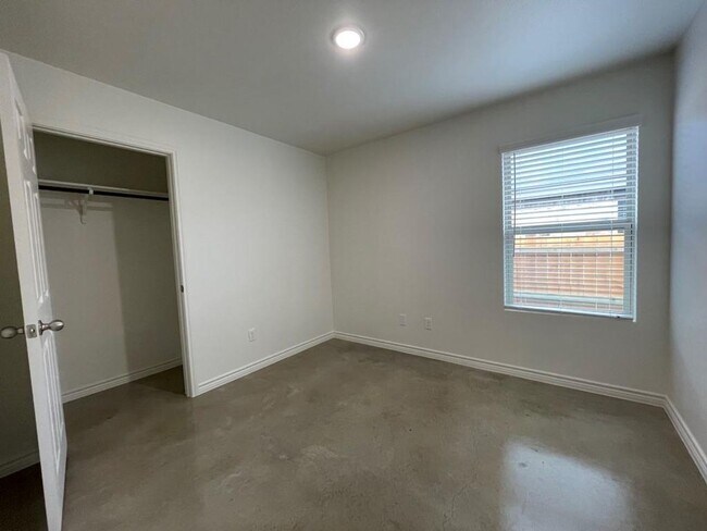 Building Photo - 2317 Zanoletti Ct