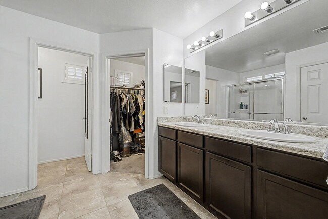 Building Photo - 18235 W Ida Ln