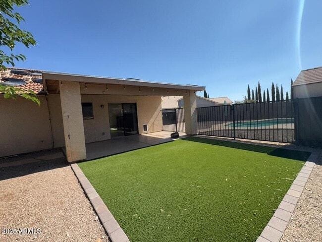 Building Photo - 3954 Cll Roca