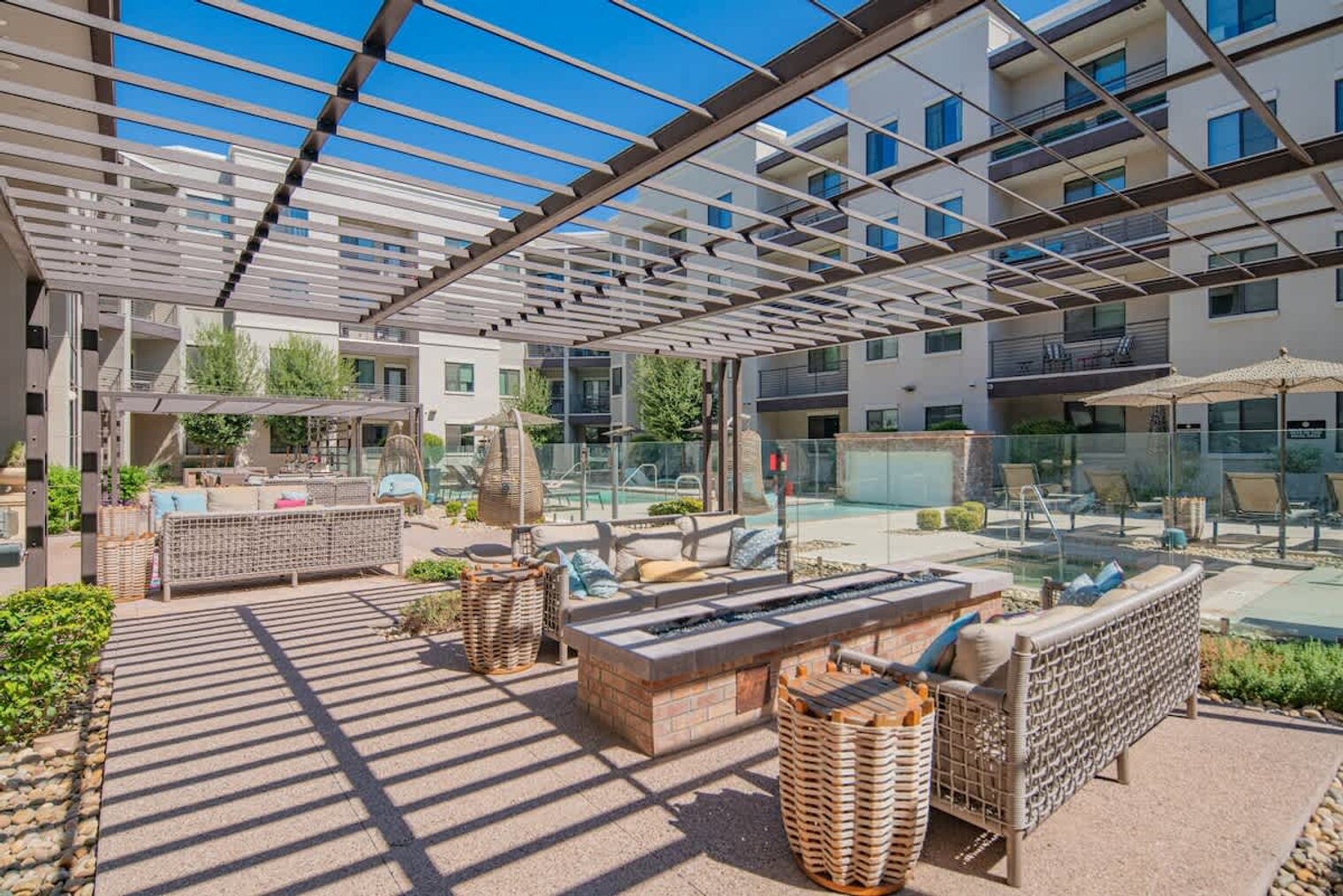 Building Photo - 730 E Marlette Ave