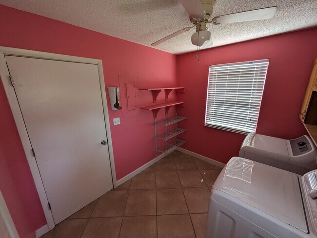 Building Photo - 4635 Longbow Dr