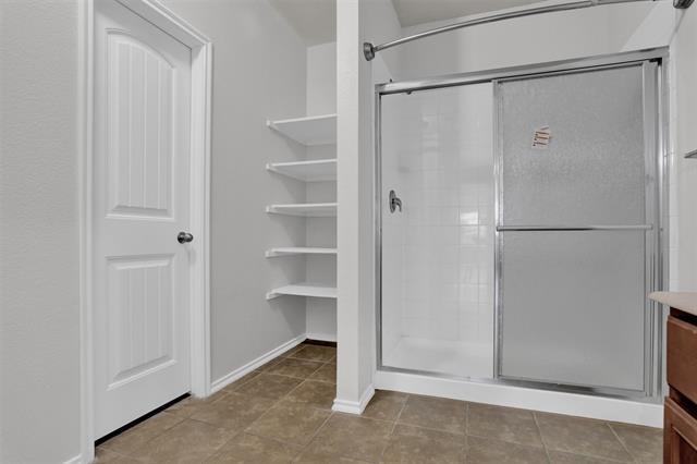 Building Photo - 2138 Meadow View Dr
