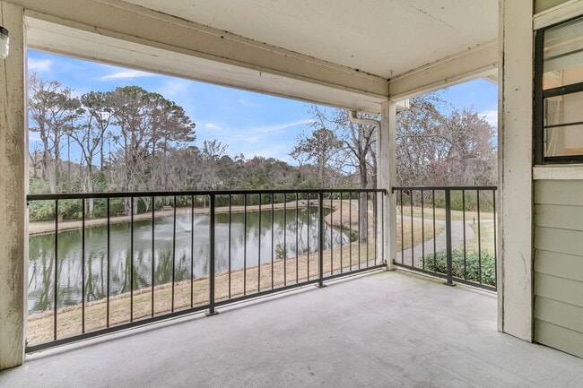 Building Photo - Charming 2BR/2BA Condo with Water Views in Sought-After Montclair – Mount Pleasant, SC