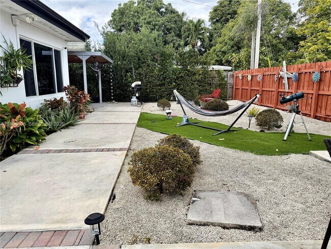 Building Photo - 3817 SW 33rd Ct