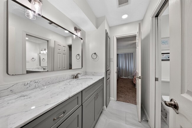Building Photo - 5618 Bough Ct