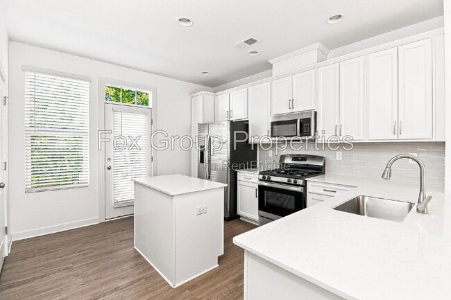 Building Photo - 2145 Noble Townes Wy
