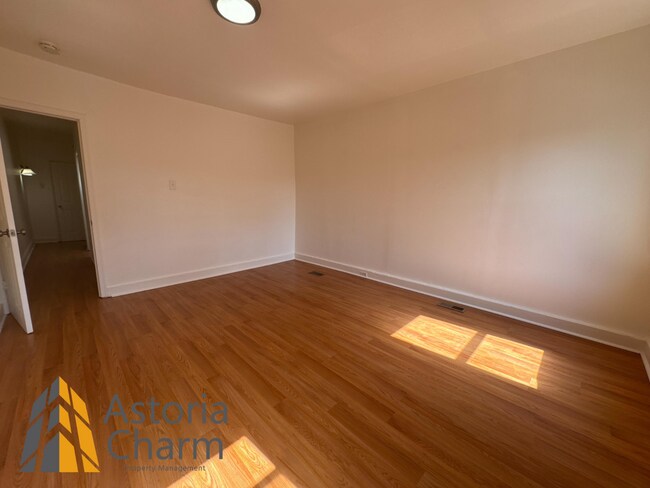 Building Photo - 1303 N Milton Ave