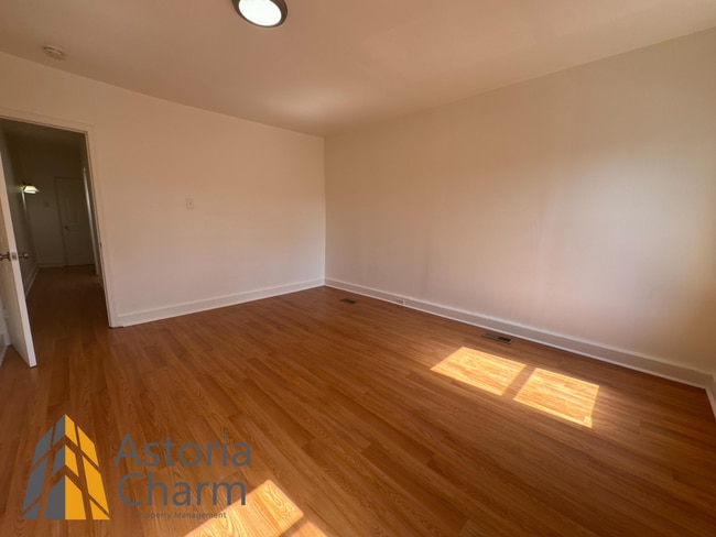 Building Photo - Updated 3 Bedroom Plus Den in East Baltimore