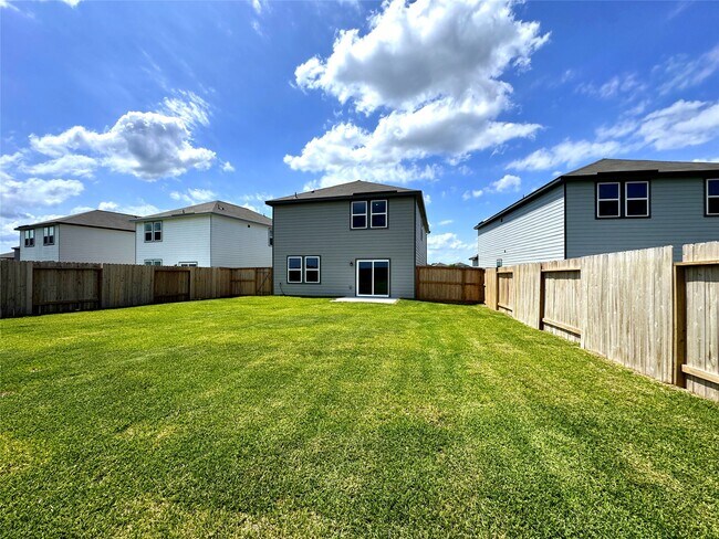 Building Photo - 8431 Vacek Xing Wy