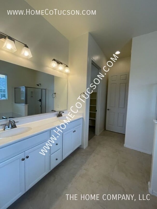 Building Photo - 38628 S Running Roses Ln
