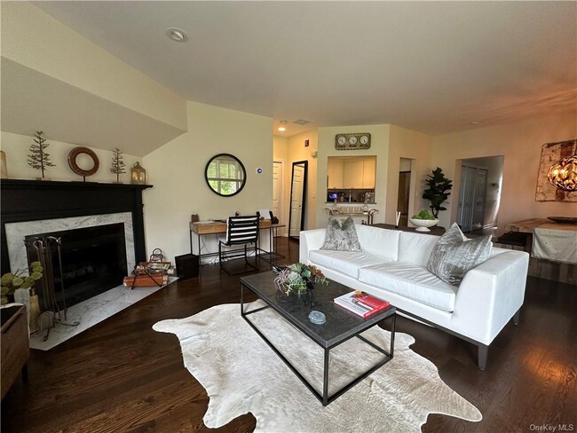 Building Photo - 220 Half Moon Bay Dr
