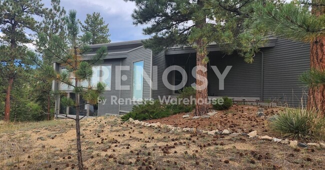 Building Photo - 25260 Montane Dr W