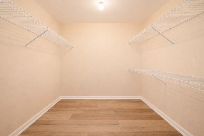 Building Photo - 8529 Hearth Dr