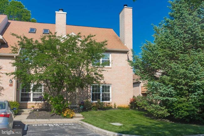 Building Photo - 37 Rampart Dr