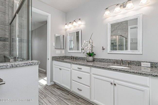 Building Photo - 7544 Loren Cove Dr