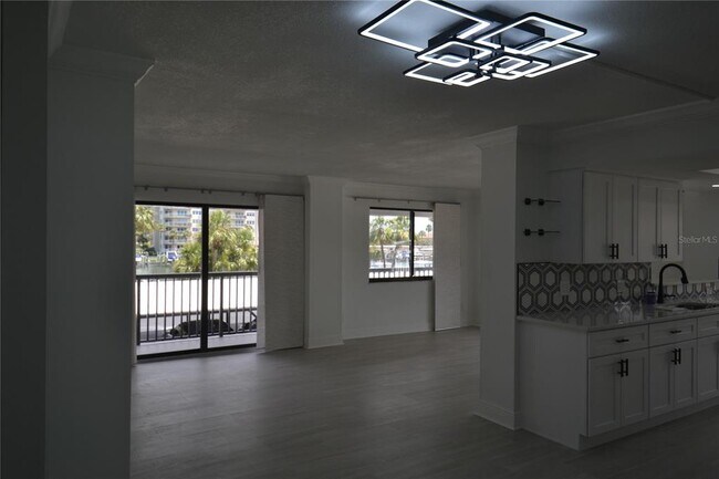 Building Photo - 1651 Sand Key Estates Ct
