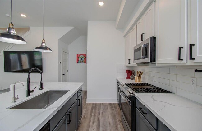 Building Photo - 970 Highland Sound Ln