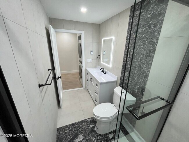 Building Photo - 1217 Ocean Ave N