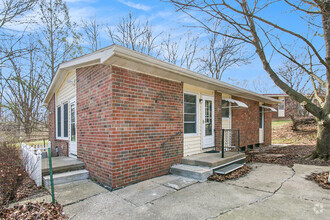 Building Photo - 2071 Winewood Ave