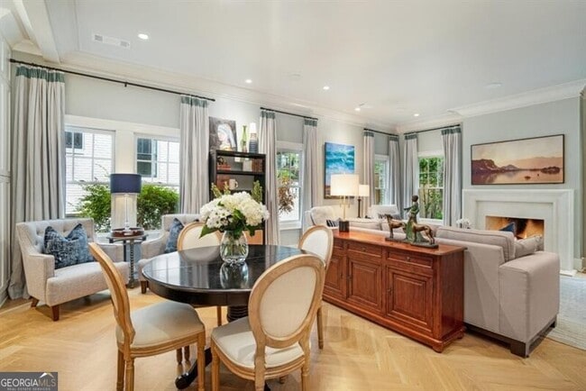 Building Photo - 407 8th St NE