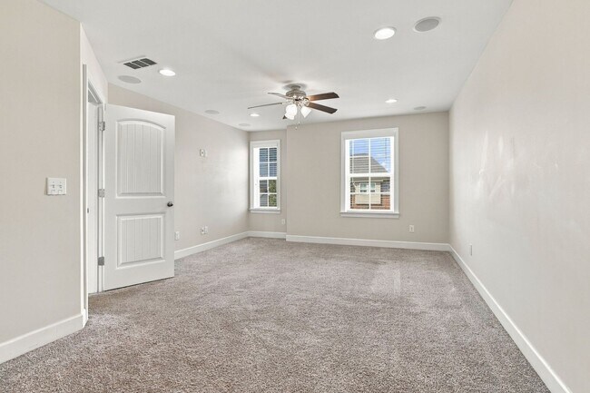 Building Photo - 4708 Venito St