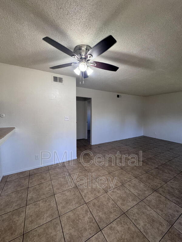 Building Photo - 4479 La Cresta Way