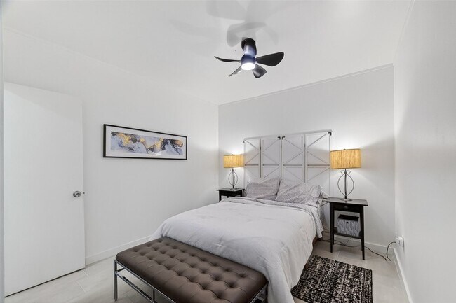 Building Photo - 4423 Sloangate Dr