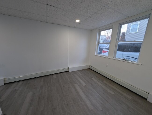 Building Photo - 20 S Bellevue Ave