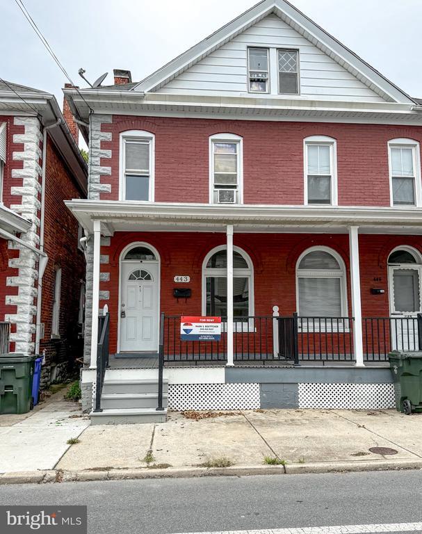 Building Photo - 443 N Mulberry St