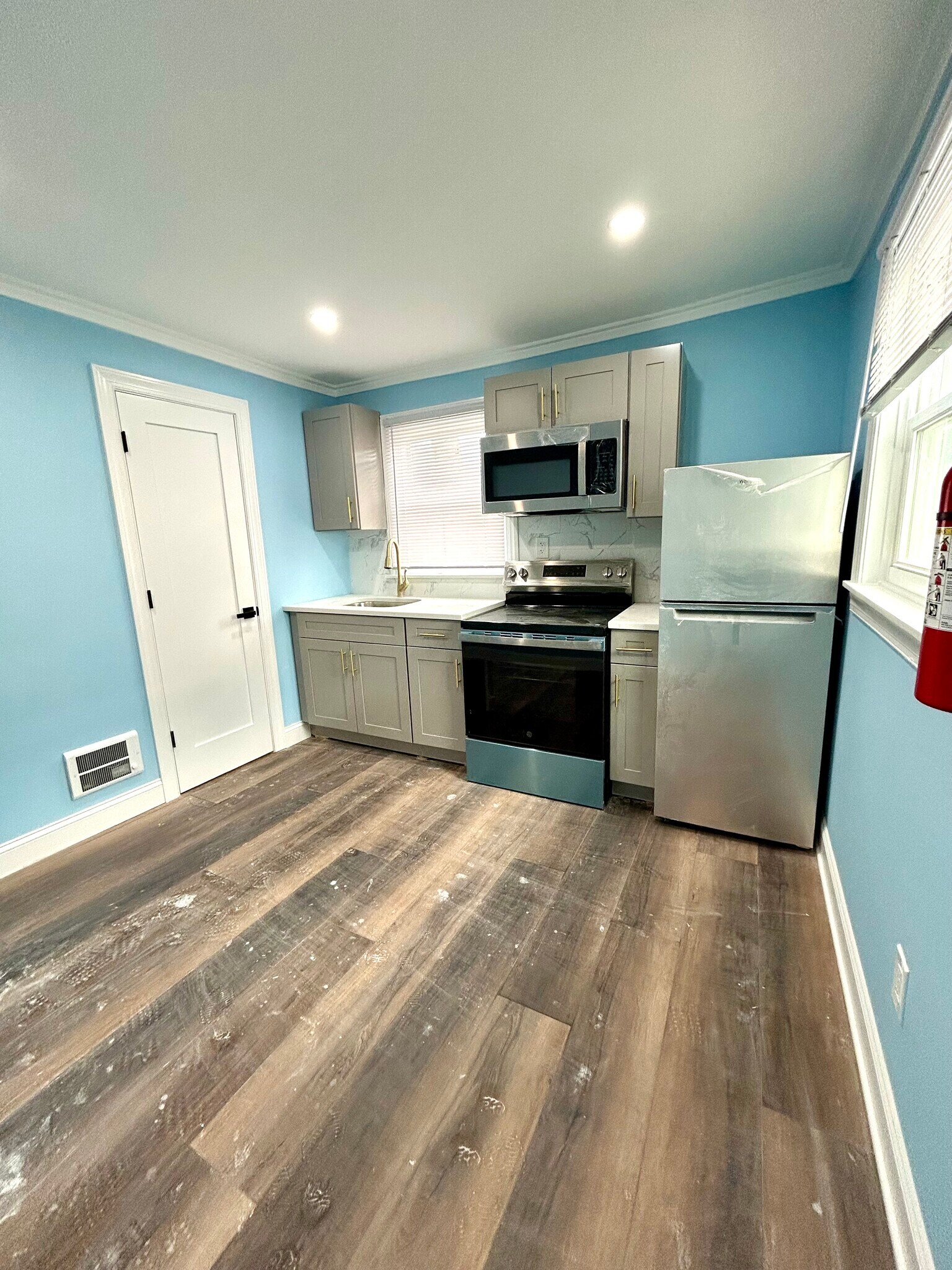 Building Photo - 51 Franklin Ave