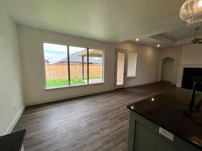 Building Photo - Beautiful 4 bed 2 bath home in Frenship!