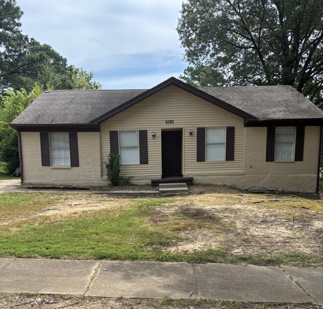 Primary Photo - 5082 Golden Oaks Dr