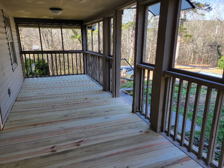 Building Photo - 895 W Schmitt Rd