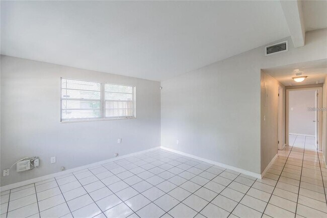 Building Photo - 1911 W St Conrad St