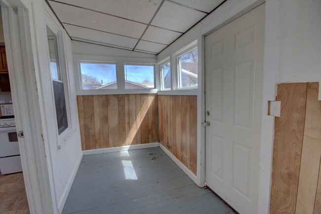 Building Photo - 2 bed home