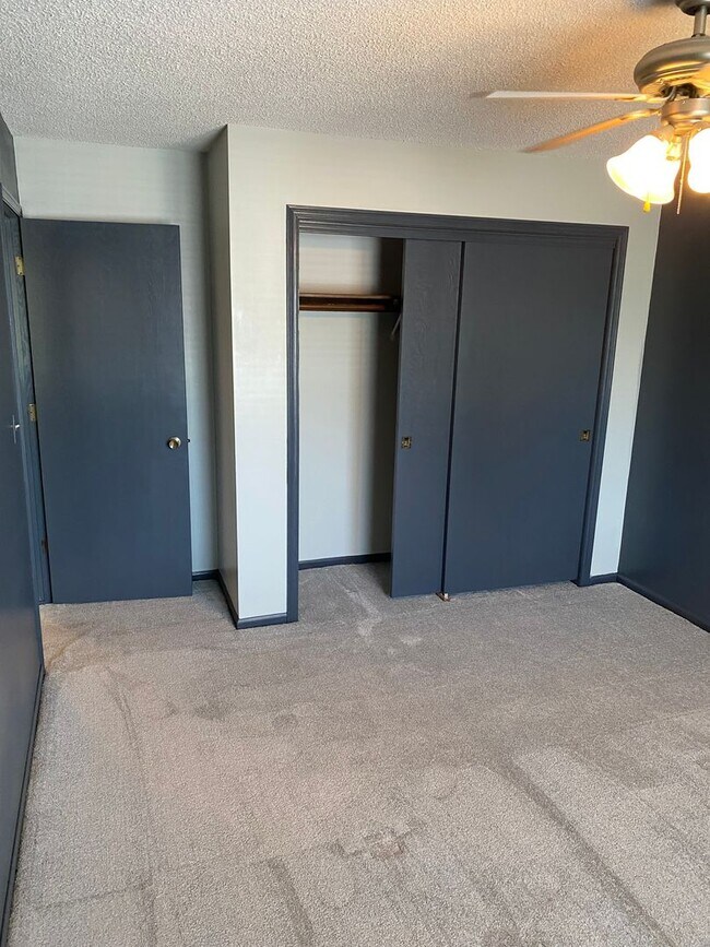Building Photo - Fully Updated 3 Bedroom 3 Bath Townhouse with 2 Stall Attatched Garage