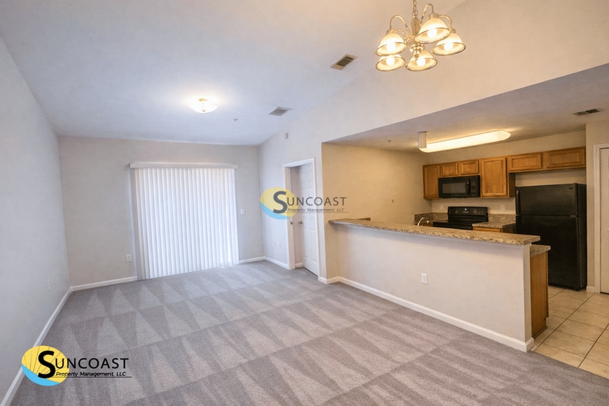 Building Photo - 6984 Ortega Woods Dr