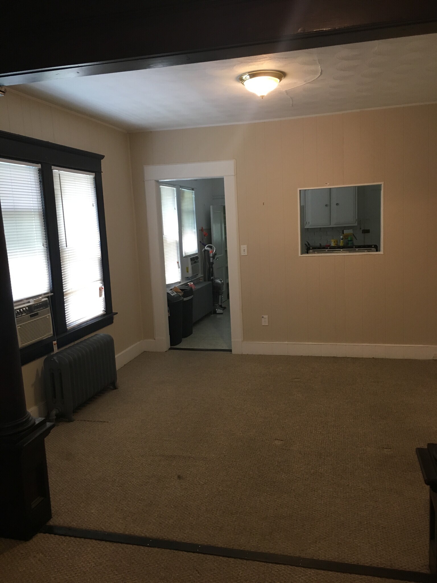 Middle room - 13 Homestead Ave