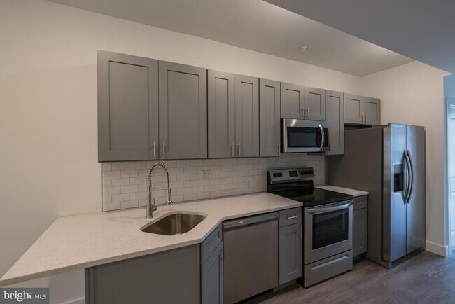 Building Photo - 1711 Snyder Ave