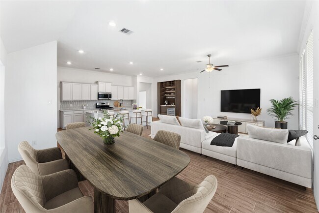 Building Photo - 13018 Hydeland Dr