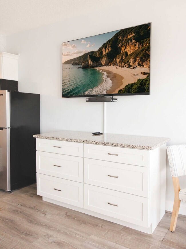 Building Photo - 703 Ocean Blvd